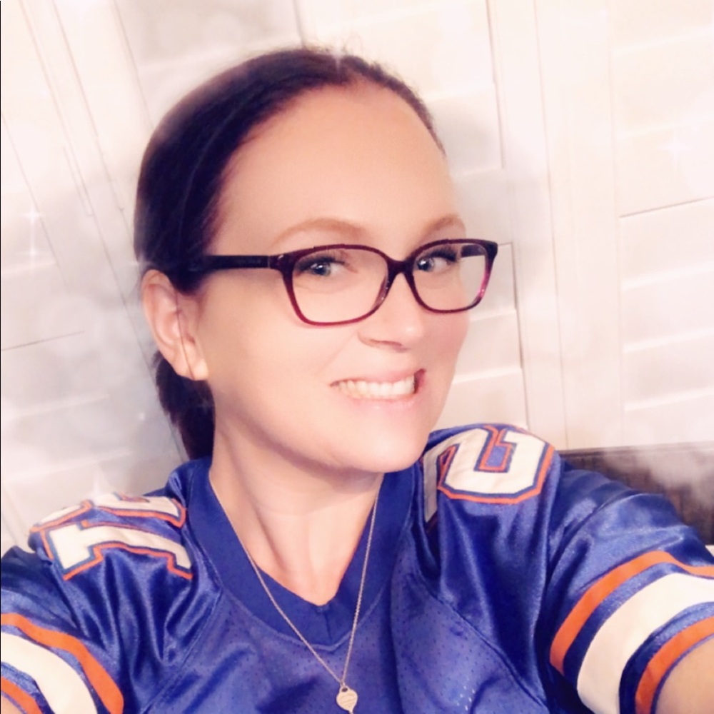 Meet your Posher, Nicole